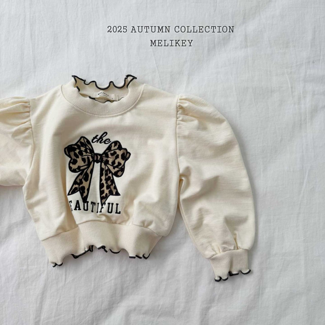 Leopard print ribbon sweatshirt