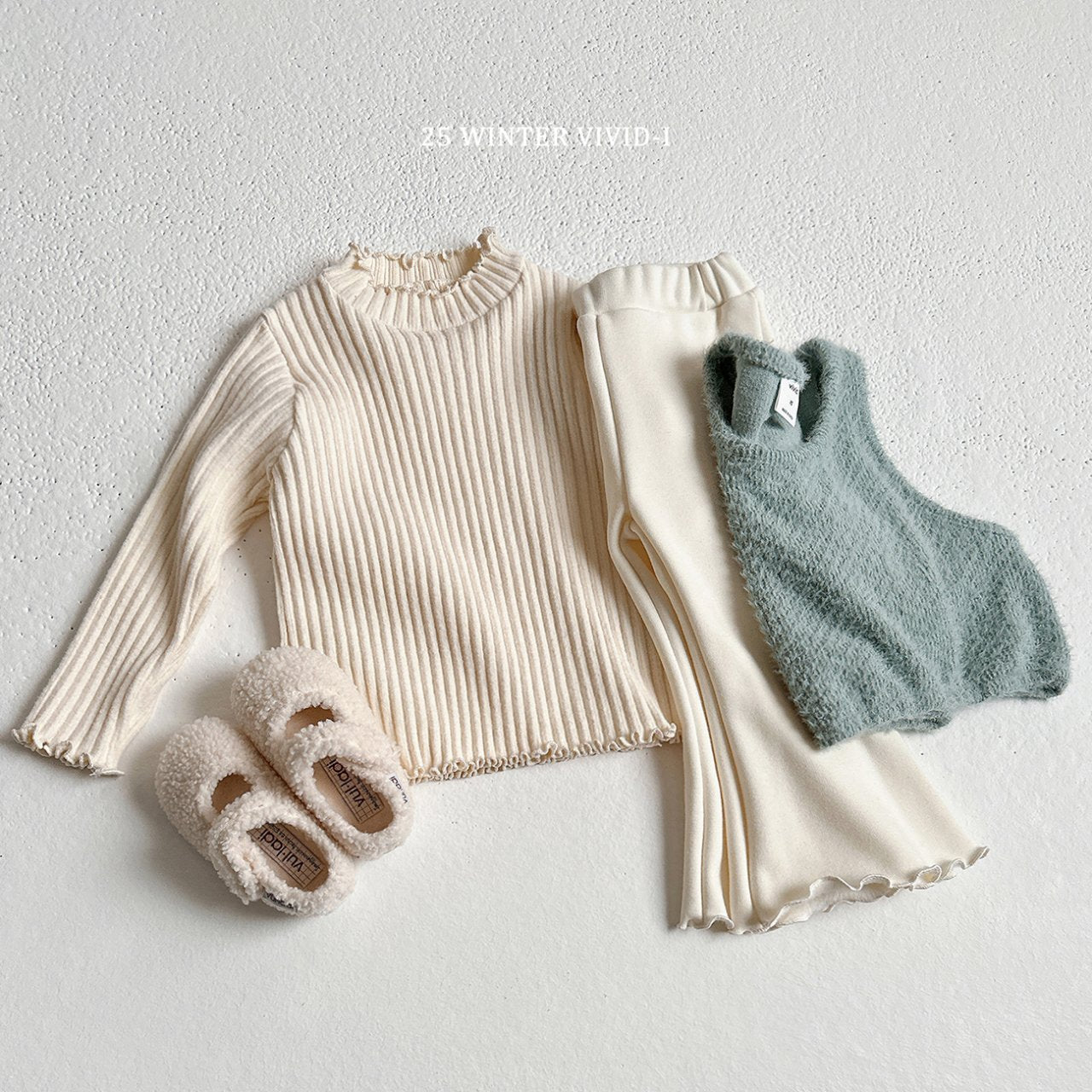 Winter plain flared pants