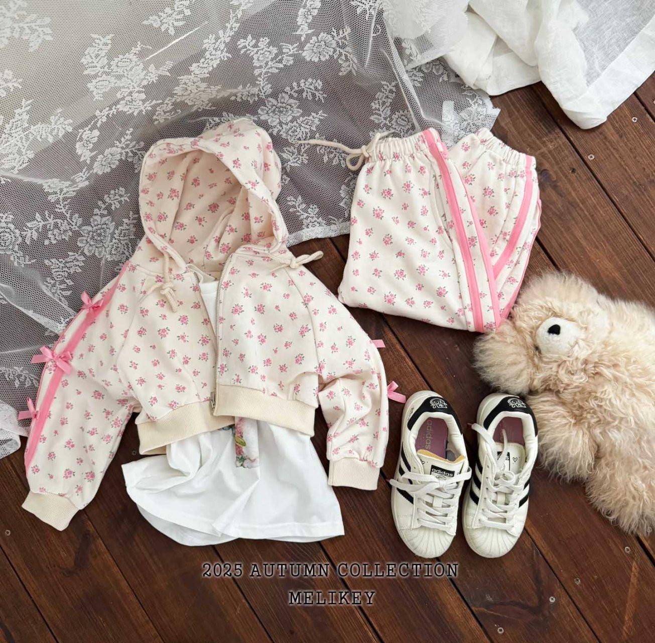 Floral ribbon hooded zipip