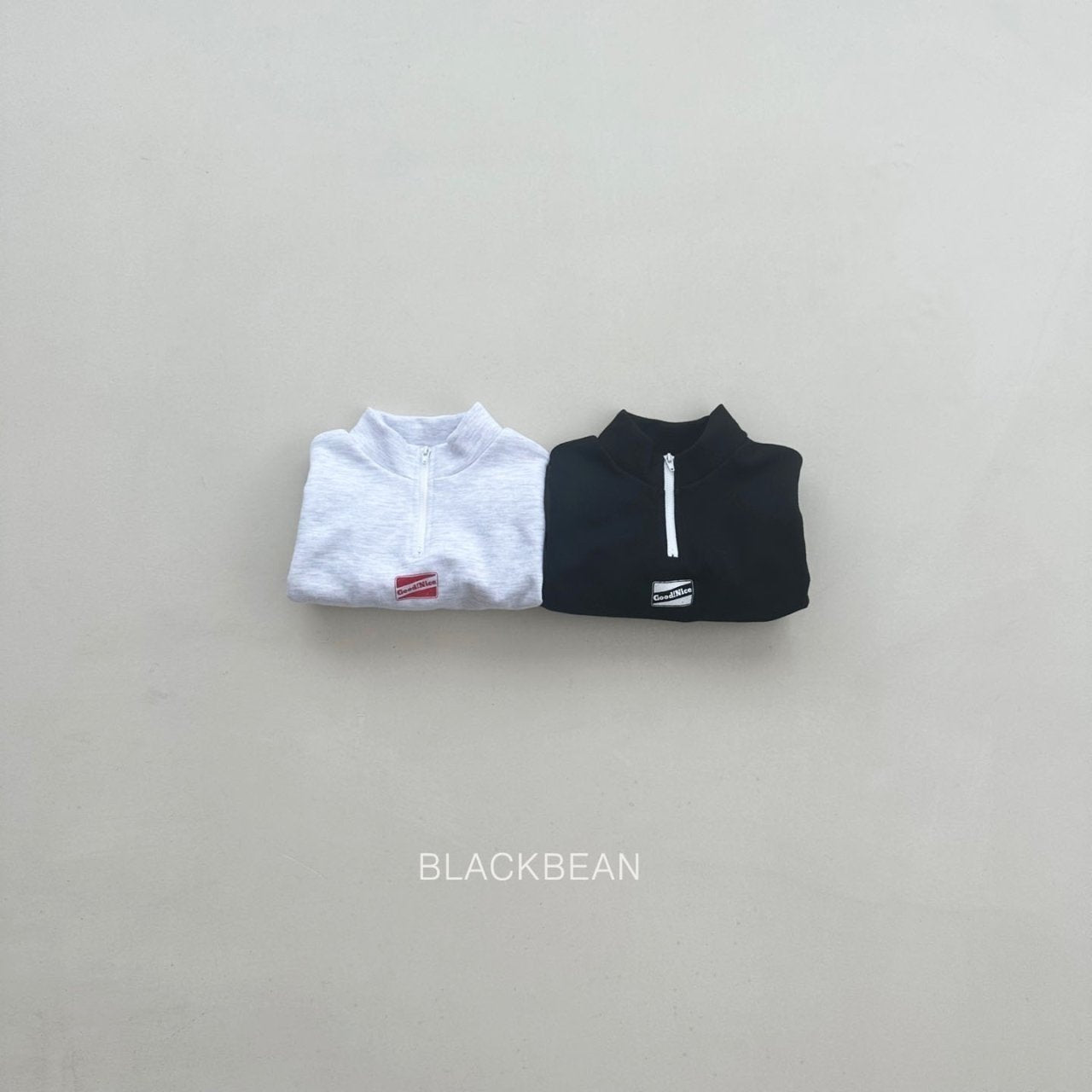 Pocon zip-up sweater