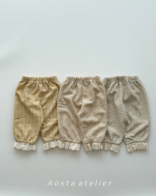 Lace bonbon pants