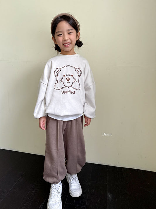 Model pintuck pants
