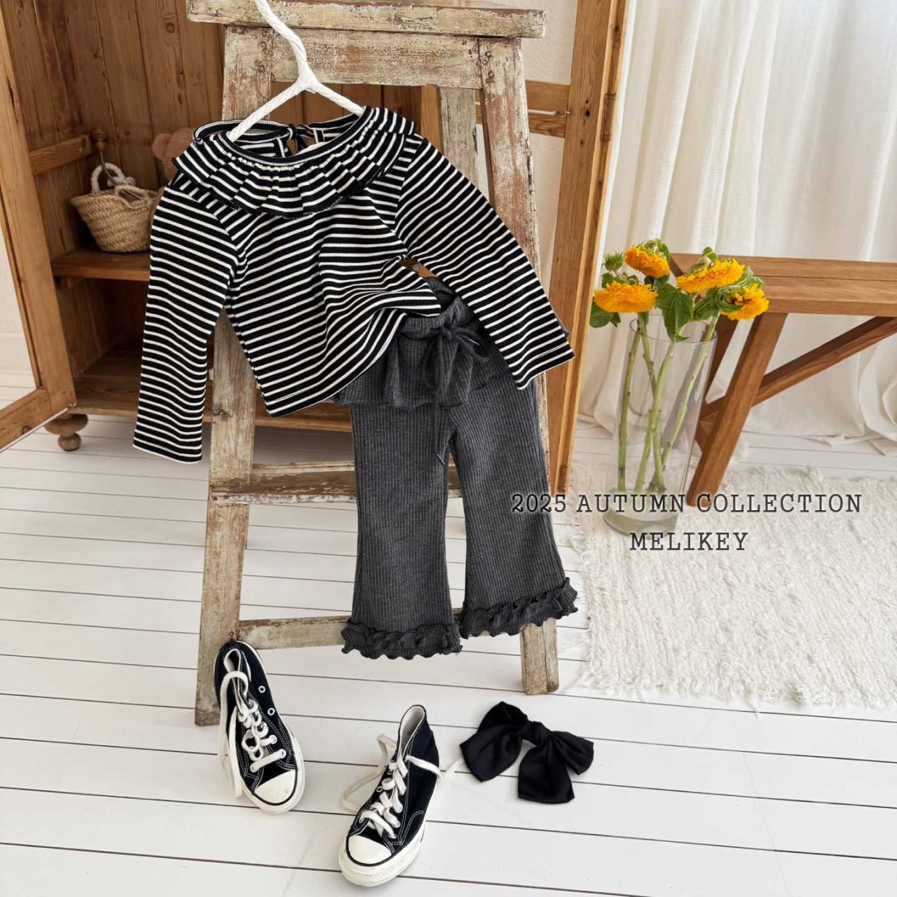 Double frill bootcut pants