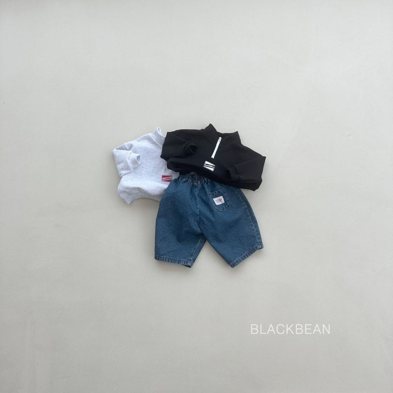 Pocon zip-up sweater