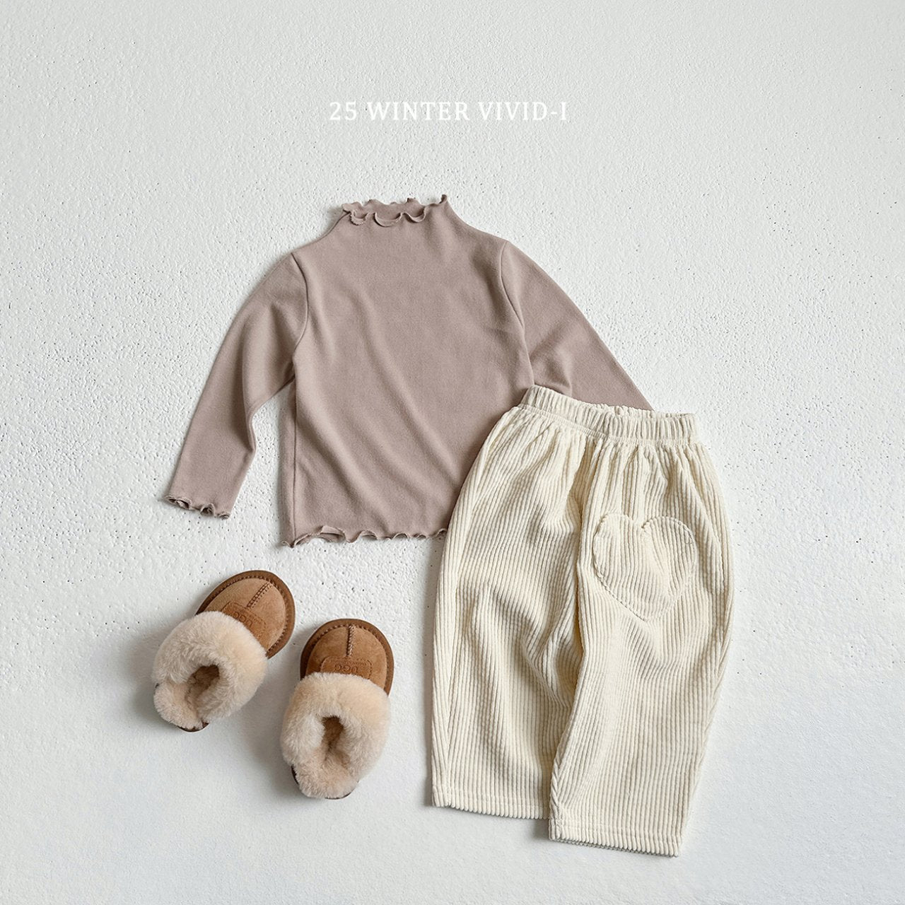 Heart pocket corduroy pants