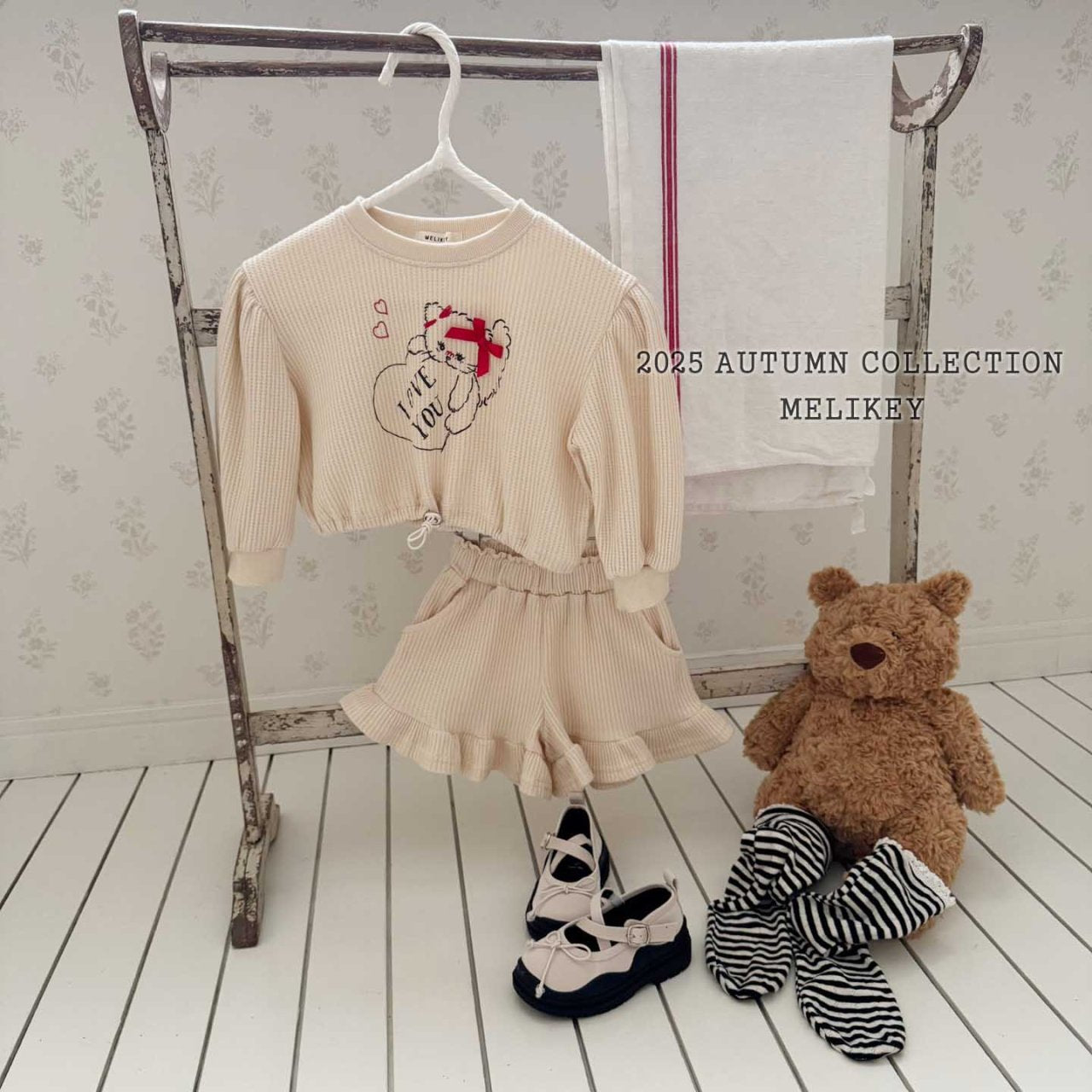 Ribbon cat waffle set