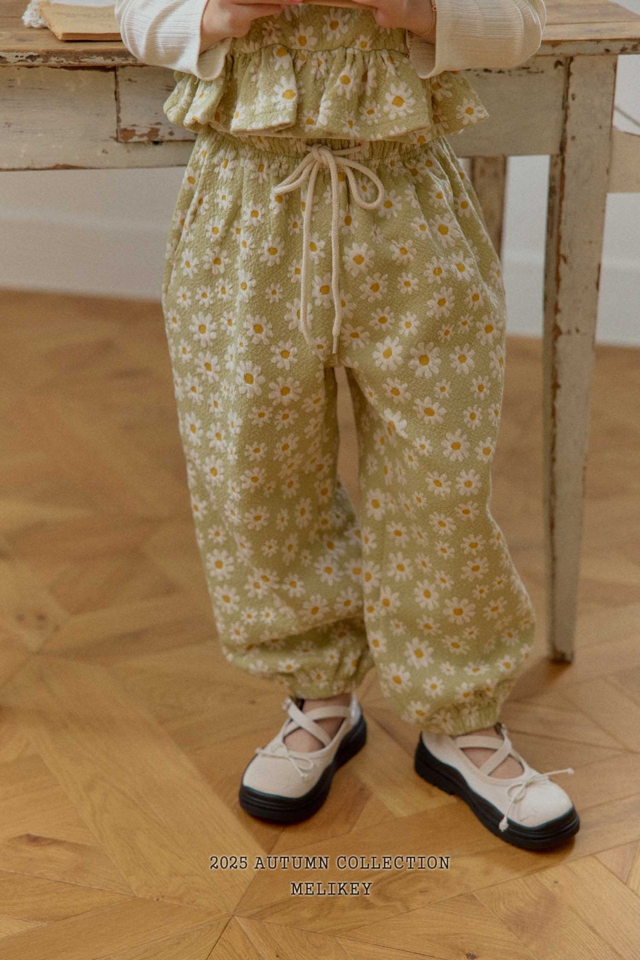 Daisy jogger pants
