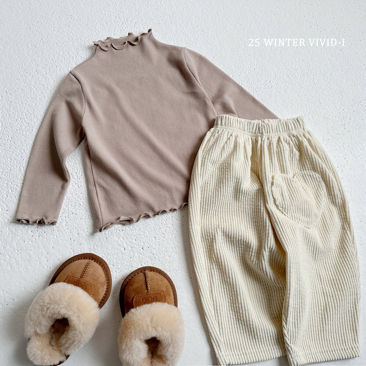 Heart pocket corduroy pants
