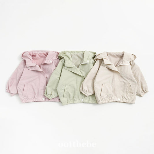 Marshmallow hooded windbreaker