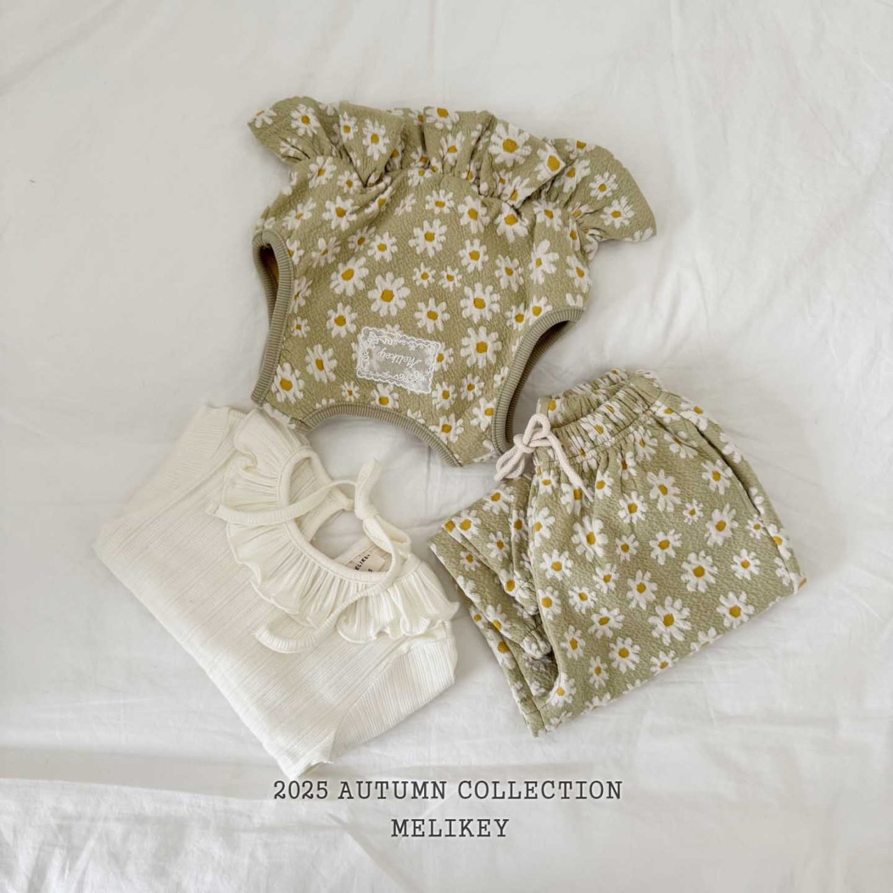Petit frill top