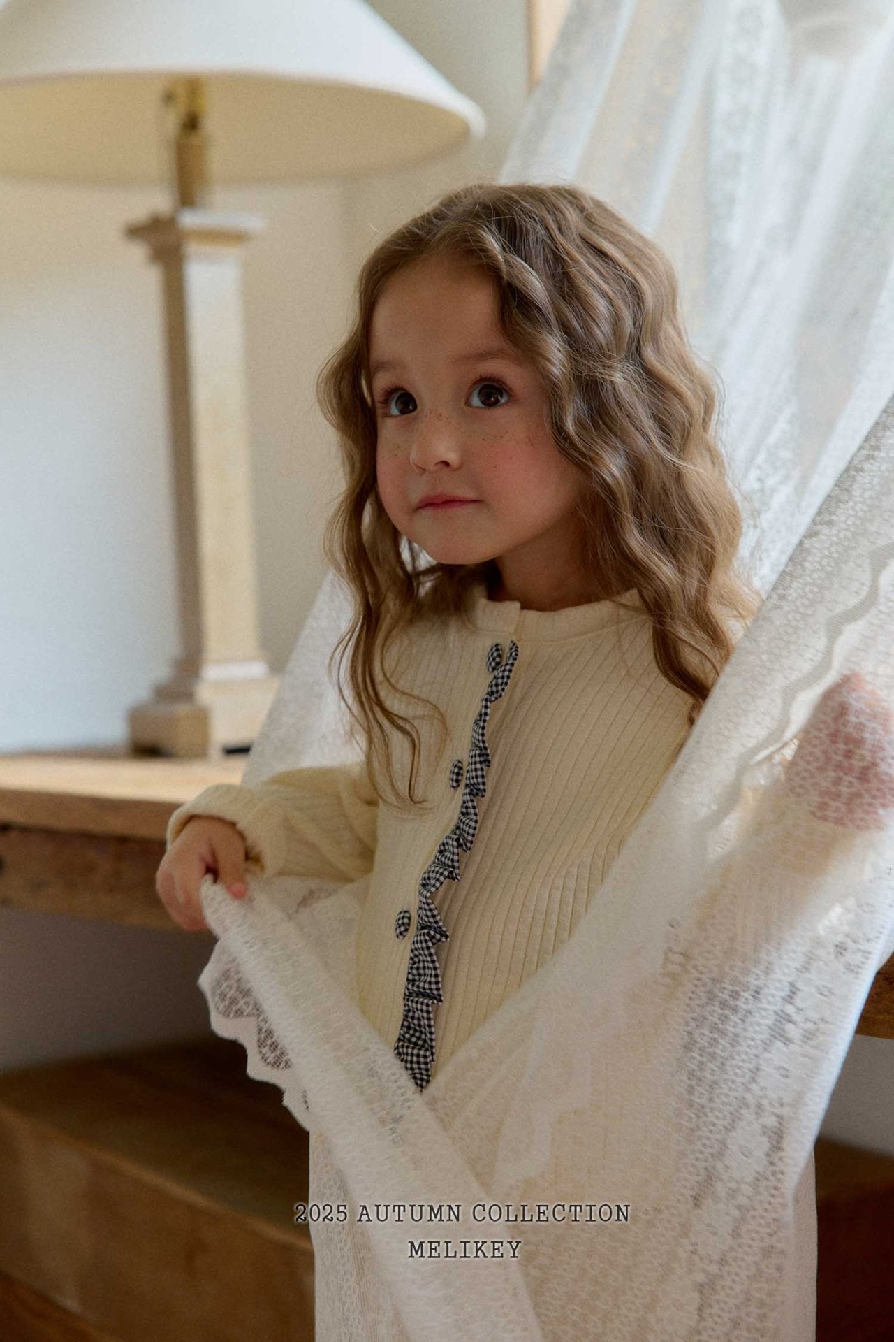 Point button cardigan