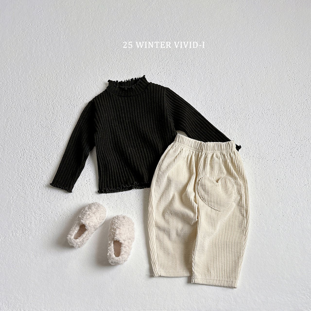 Heart pocket corduroy pants