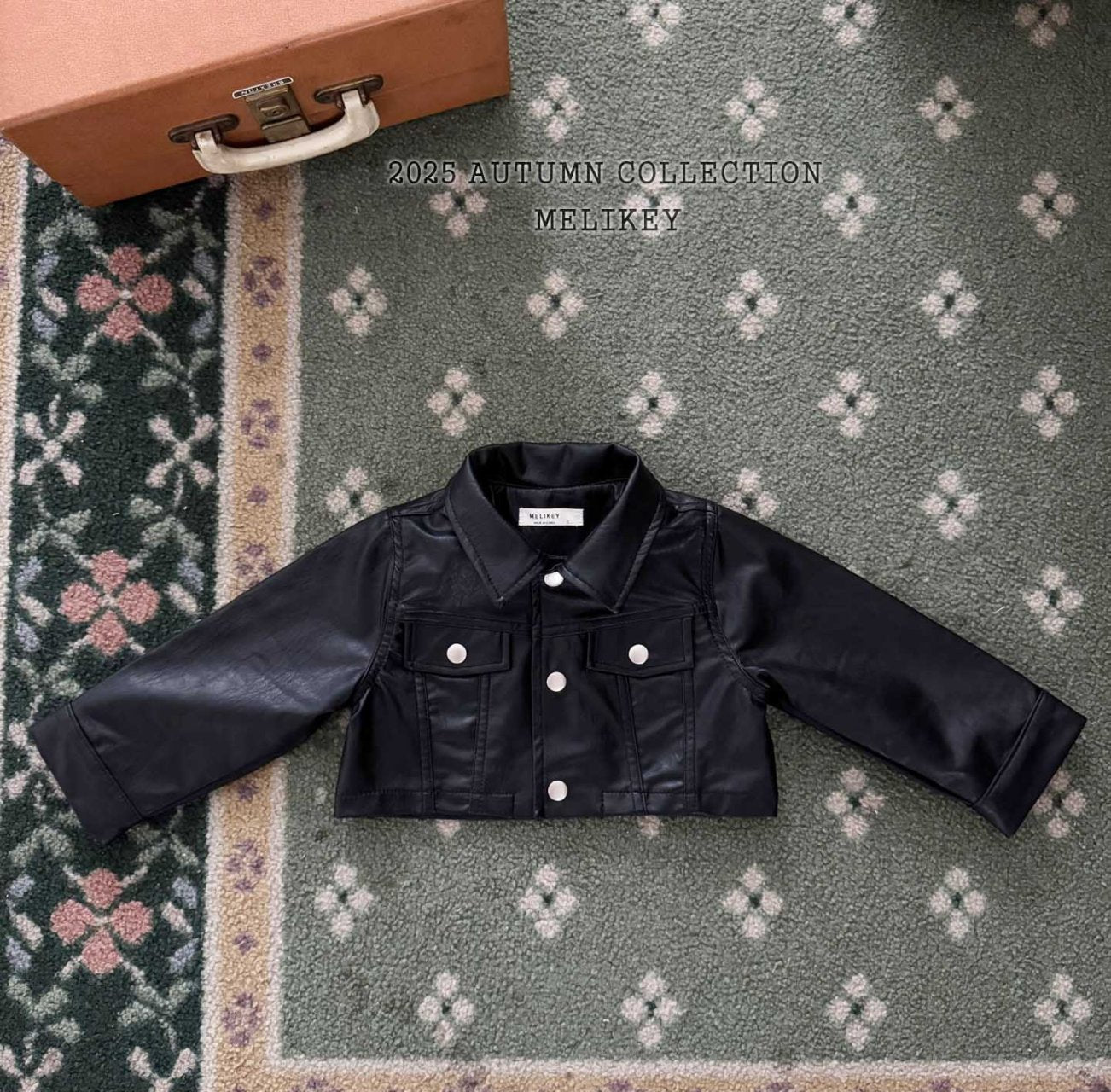 Leather short jacket
