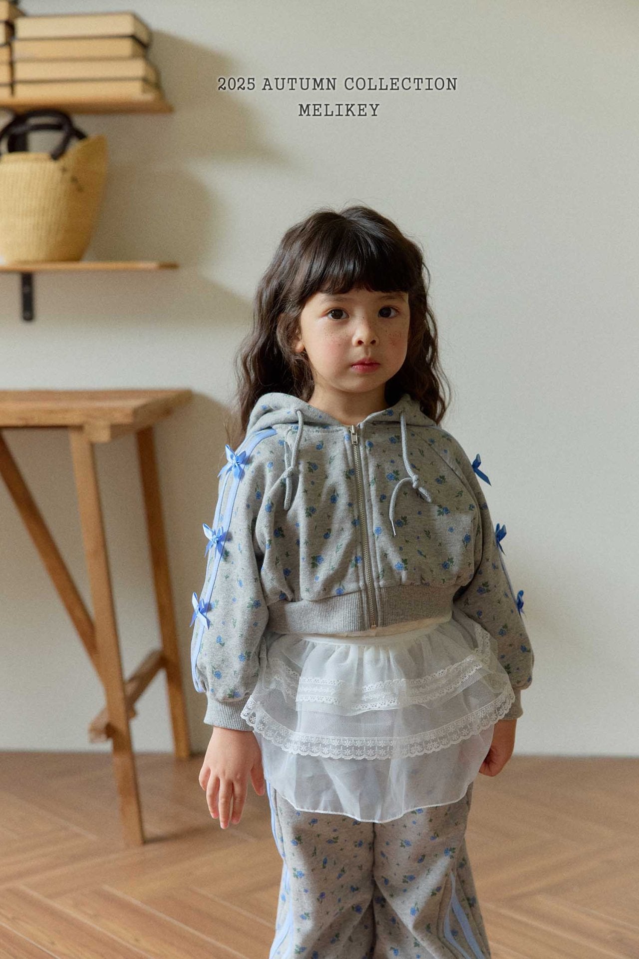 Floral ribbon hooded zipip