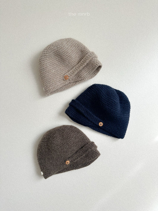 Rade button hat