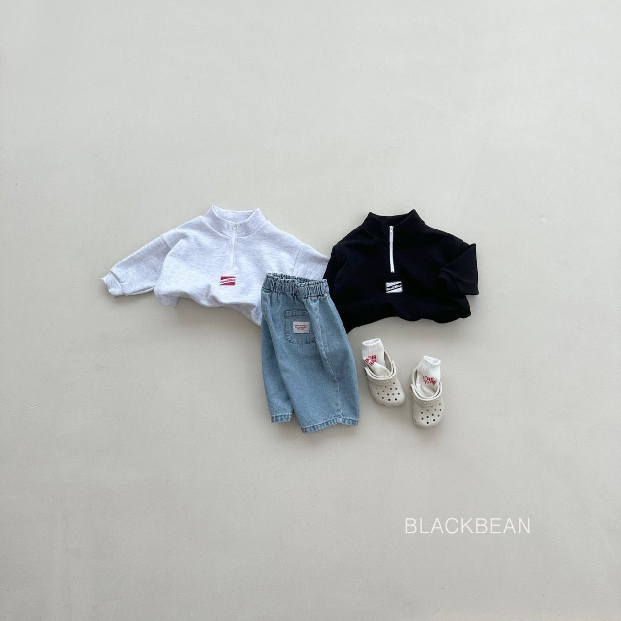 Pocon zip-up sweater