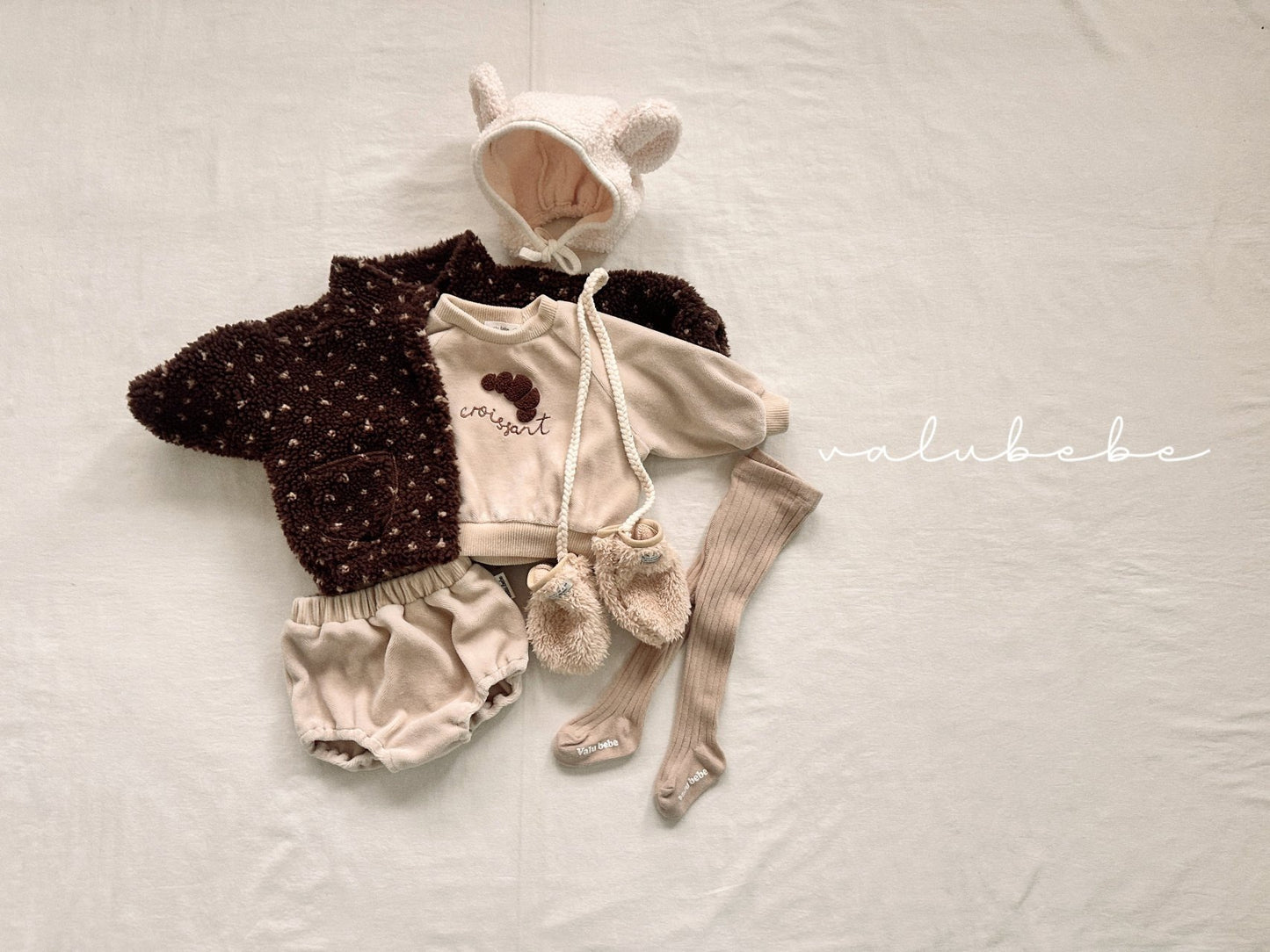 Fluffy chick gloves