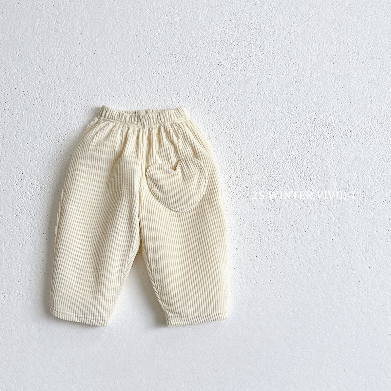 Heart pocket corduroy pants