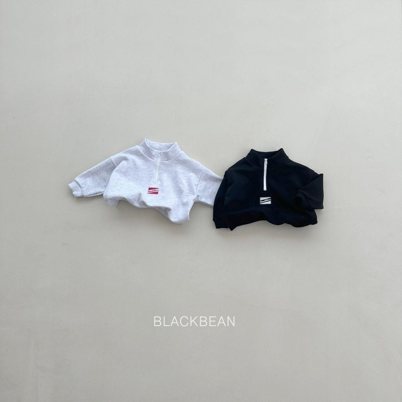 Pocon zip-up sweater