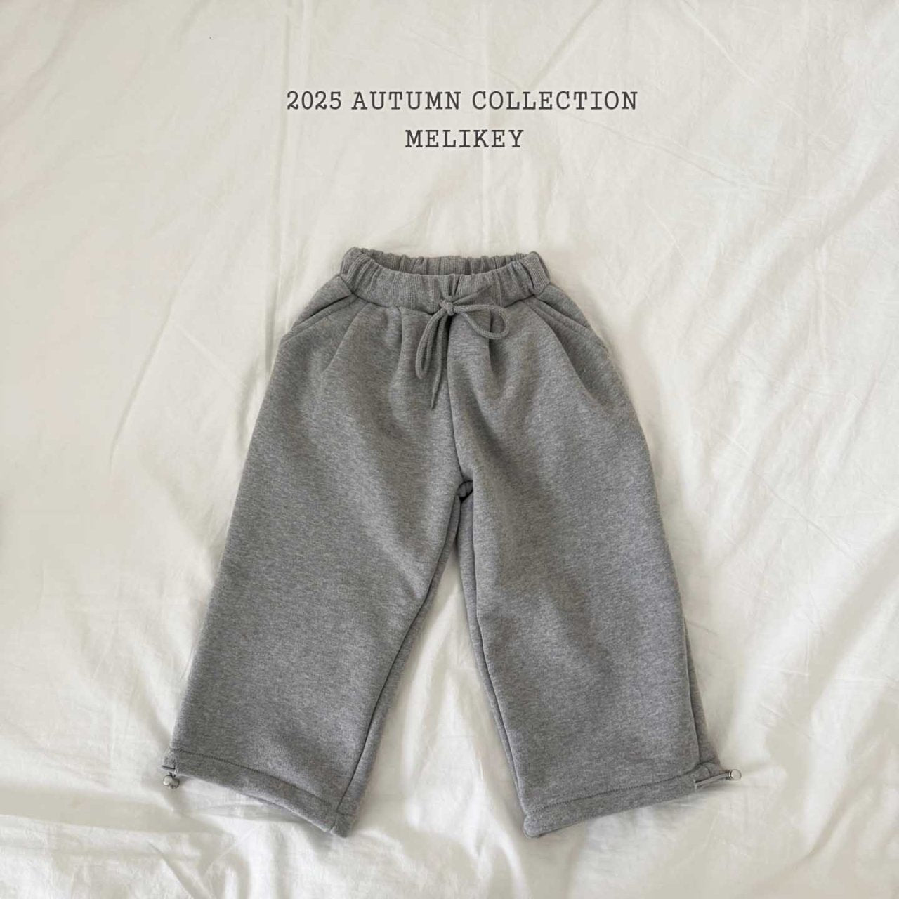 Two-tuck wild pants
