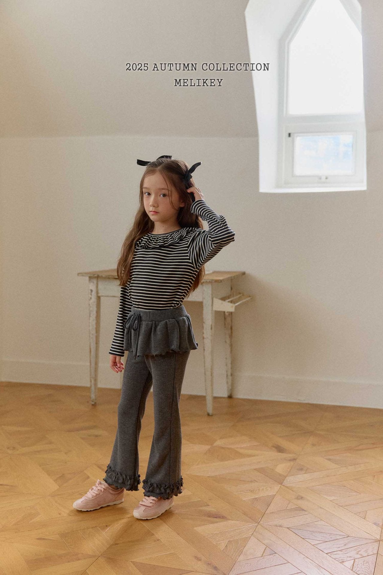 Double frill bootcut pants