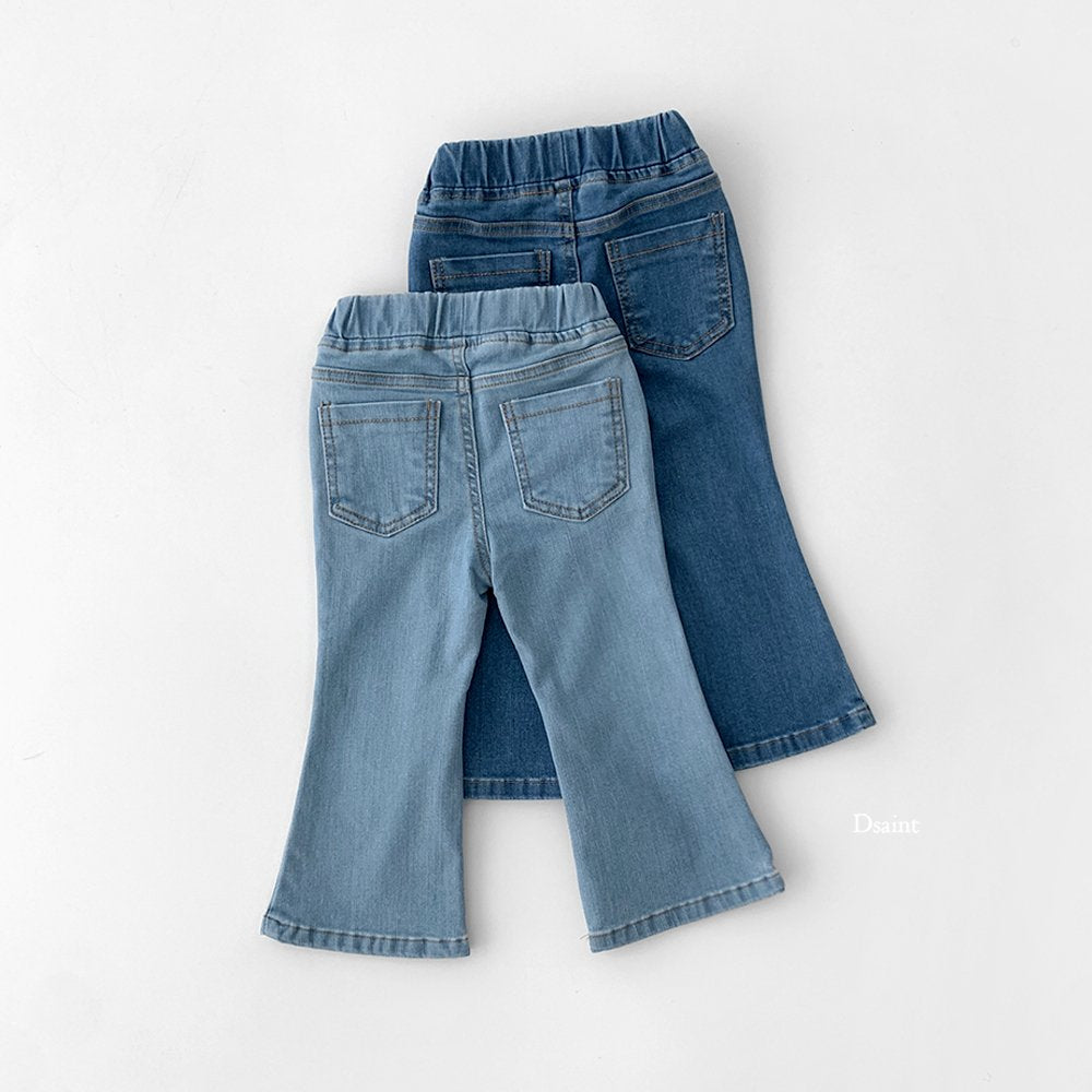 Pretty bootcut pants
