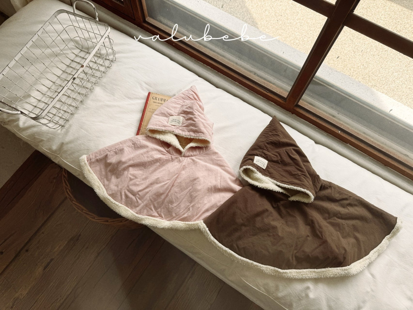 Dumble hooded cape