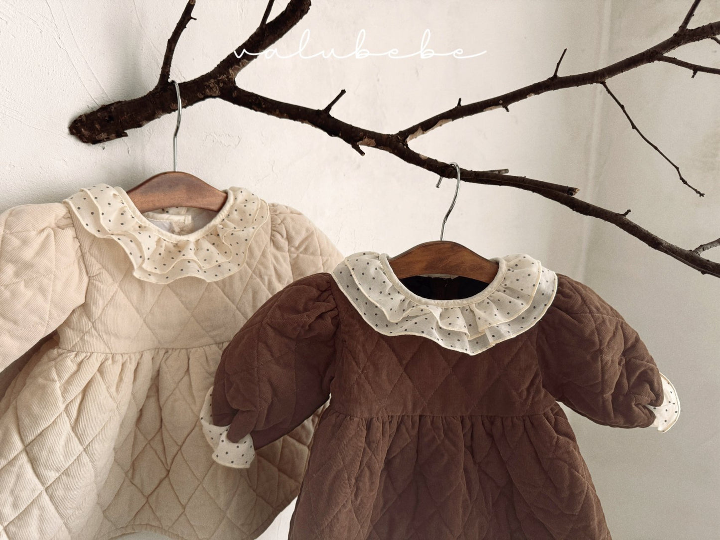 Dot collar quilted dress
