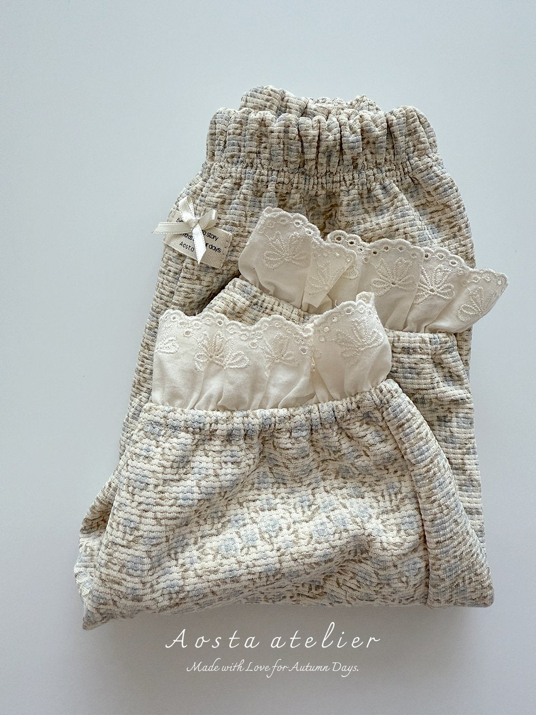 Lace bonbon pants