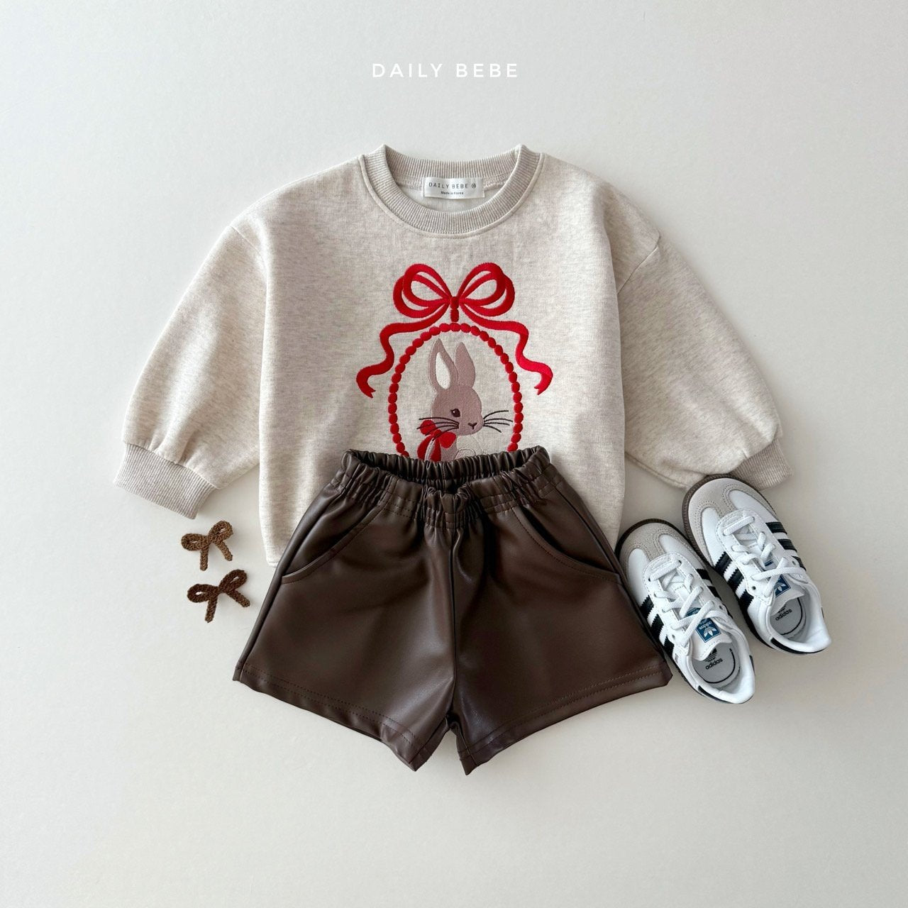 Rabbit embroidered sweatshirt