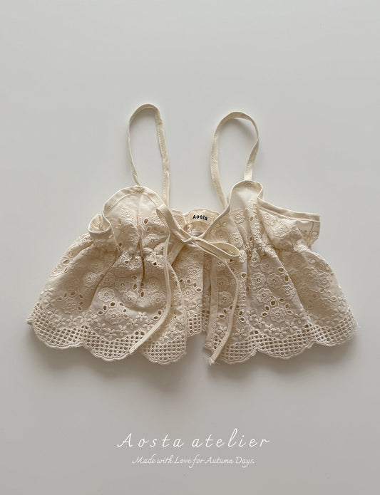 Lace ribbon vest