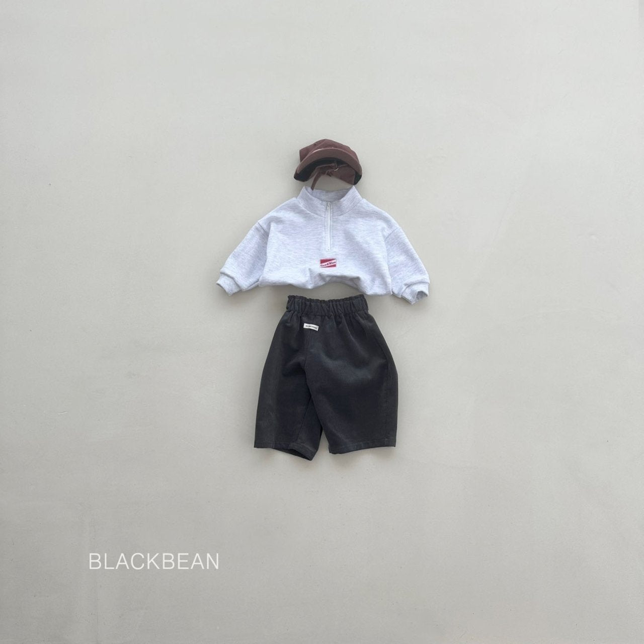 Pocon zip-up sweater