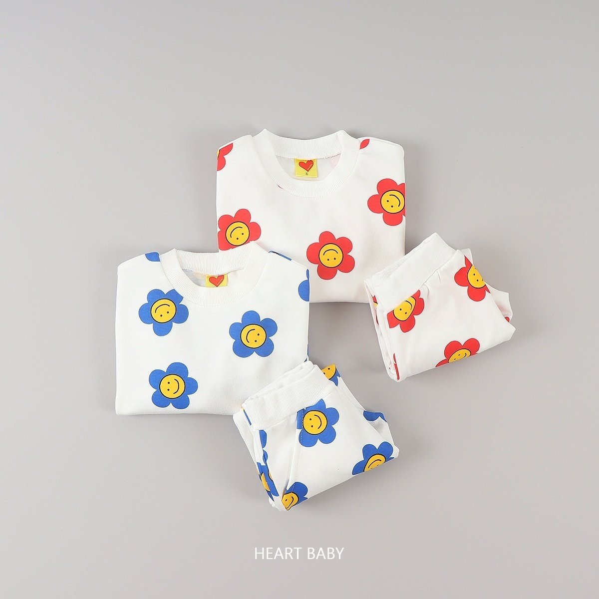 Smiling daisy top bottom set