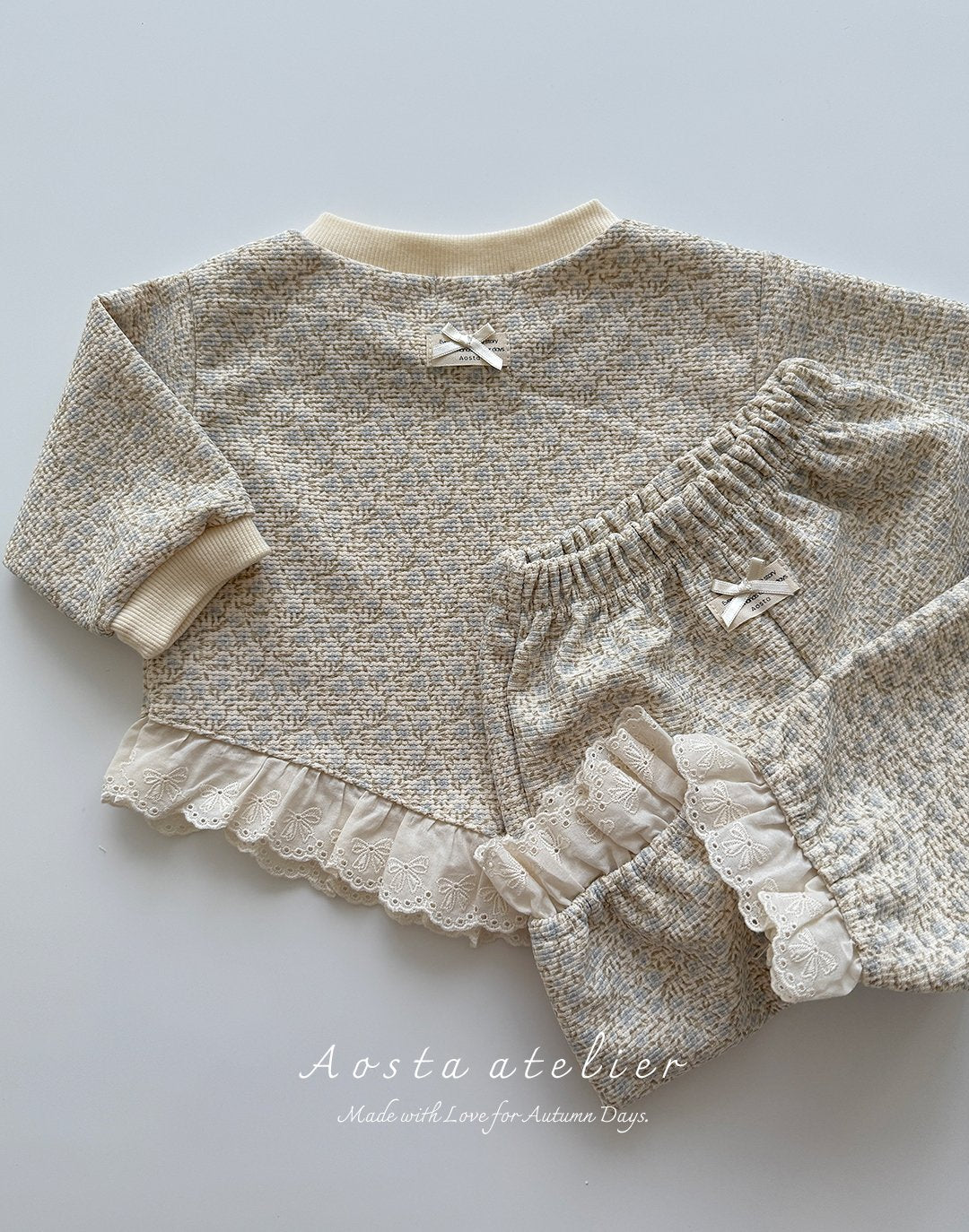 Lace bonbon sweatshirt