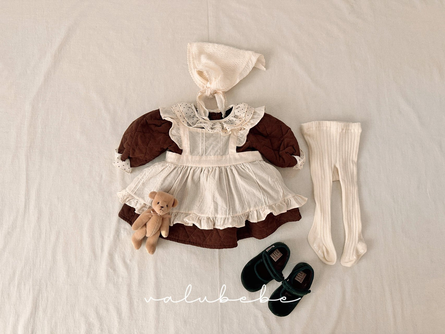 Dot collar quilted dress