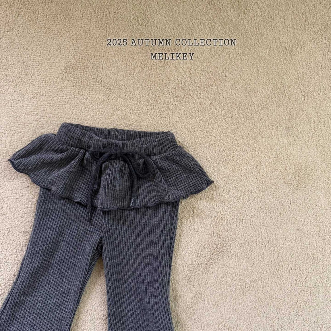 Double frill bootcut pants