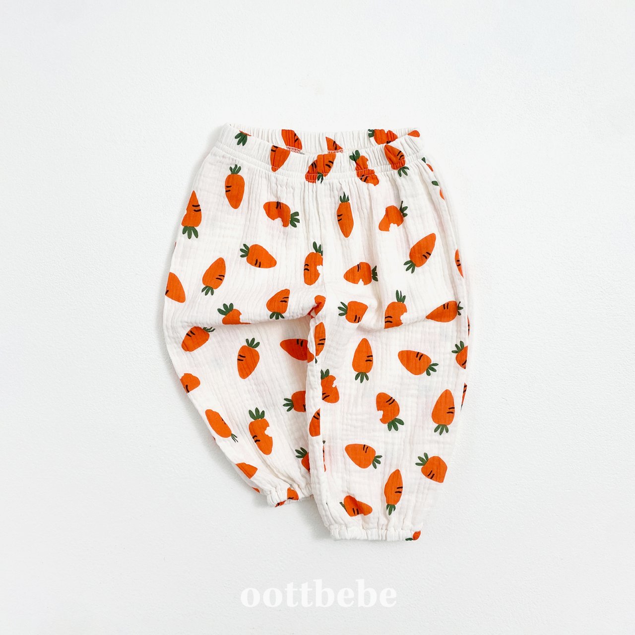 Veggie heart bear print pants