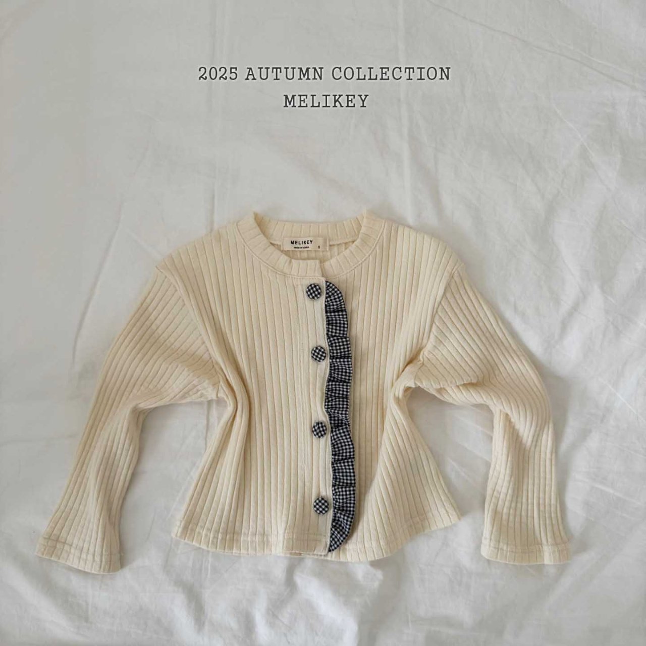 Point button cardigan