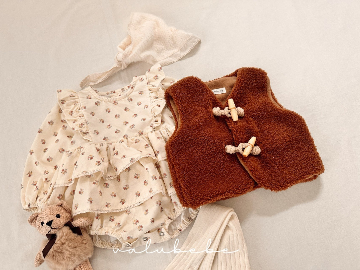 Boen frill suit