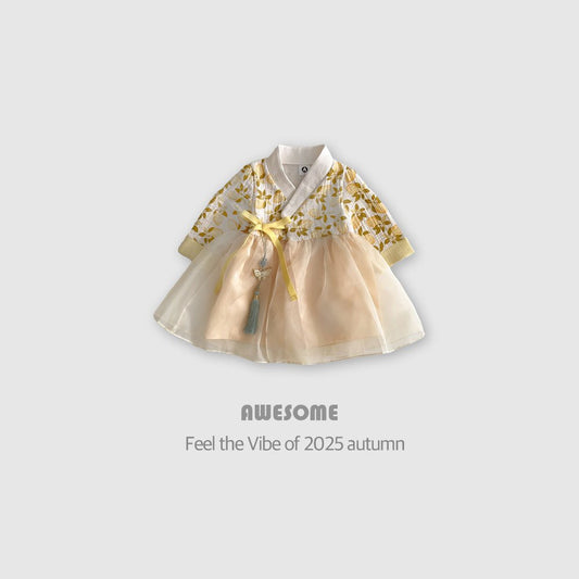 Yellow autumn hanbok
