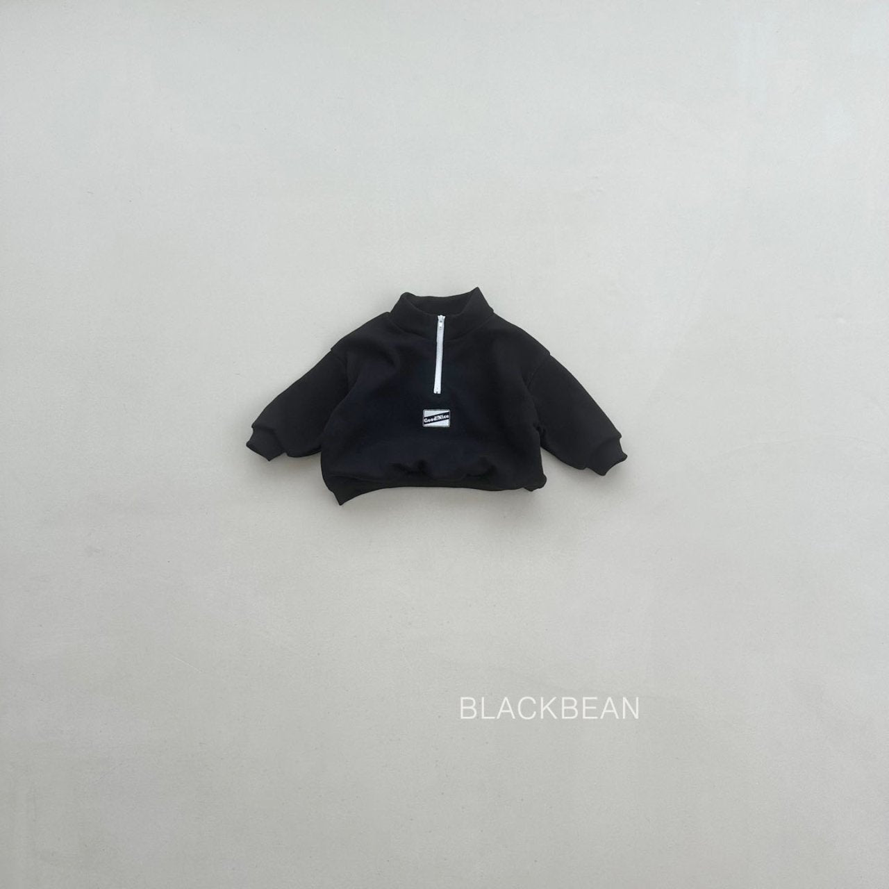 Pocon zip-up sweater