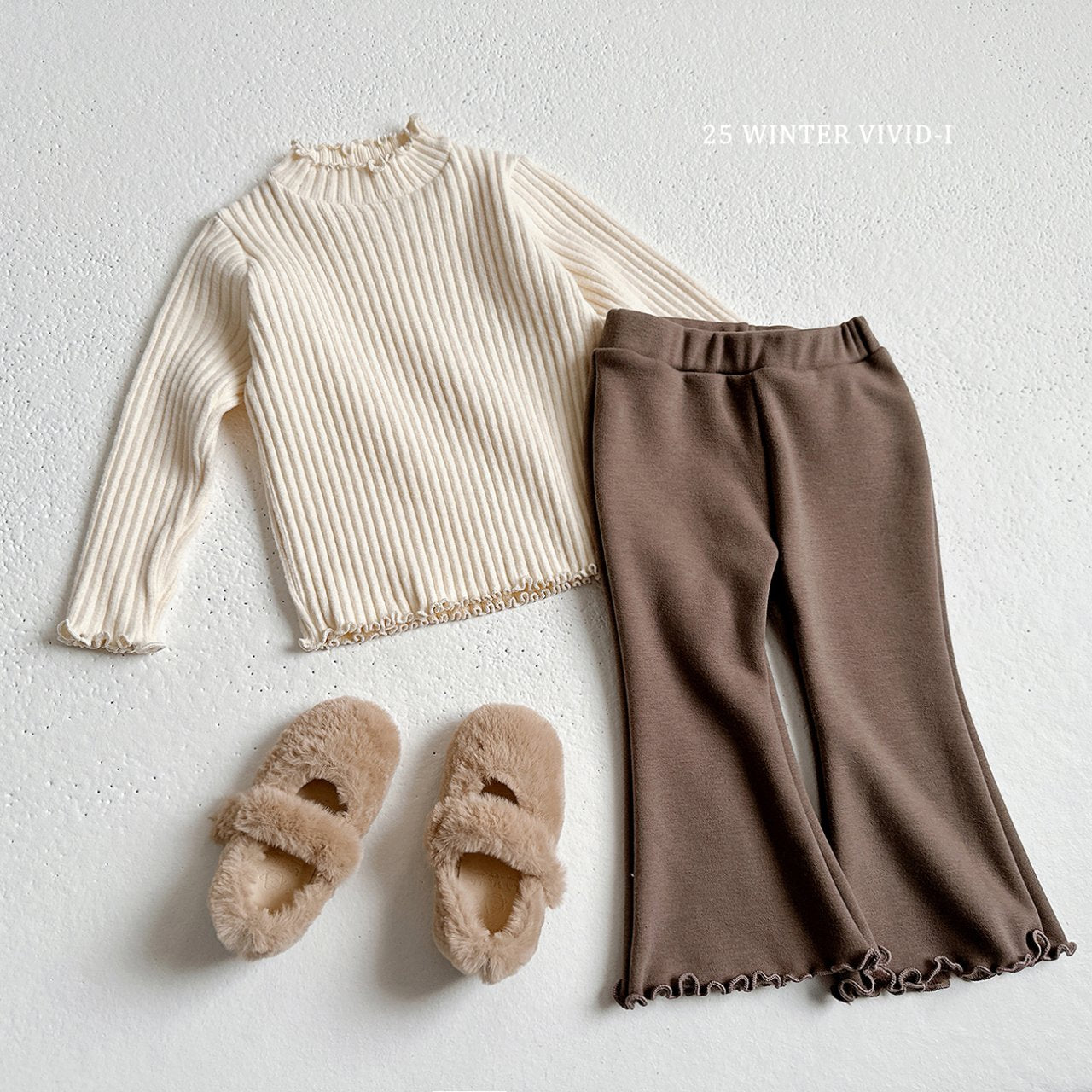 Winter plain flared pants