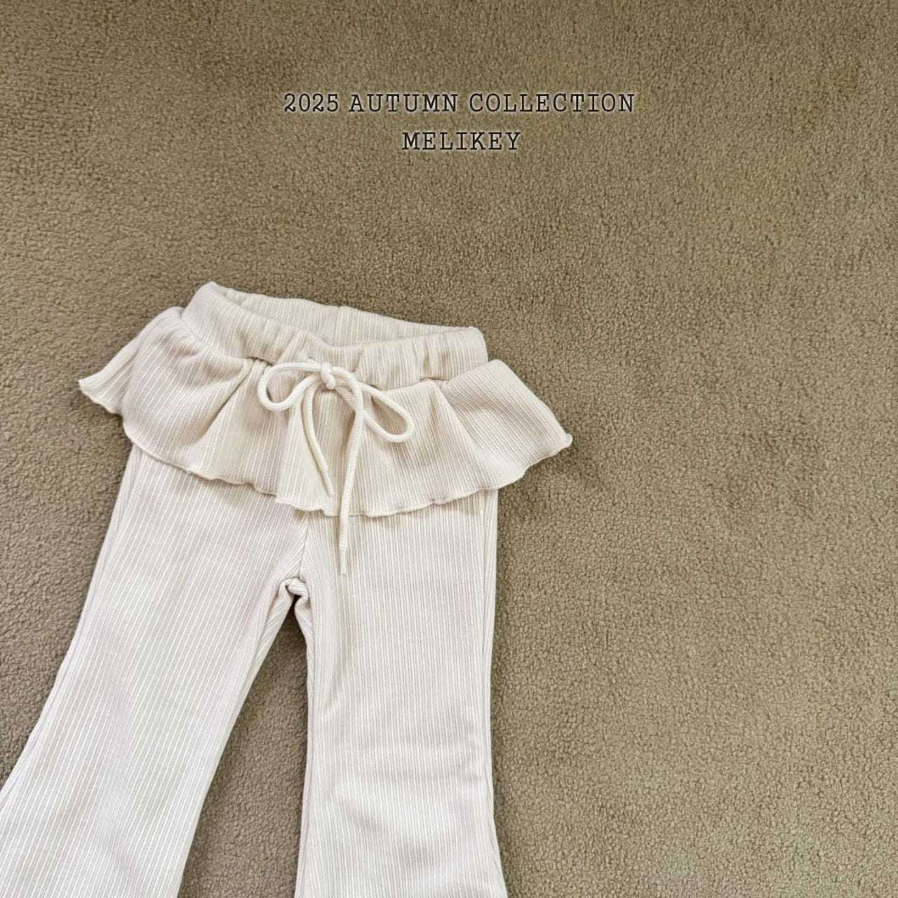 Double frill bootcut pants