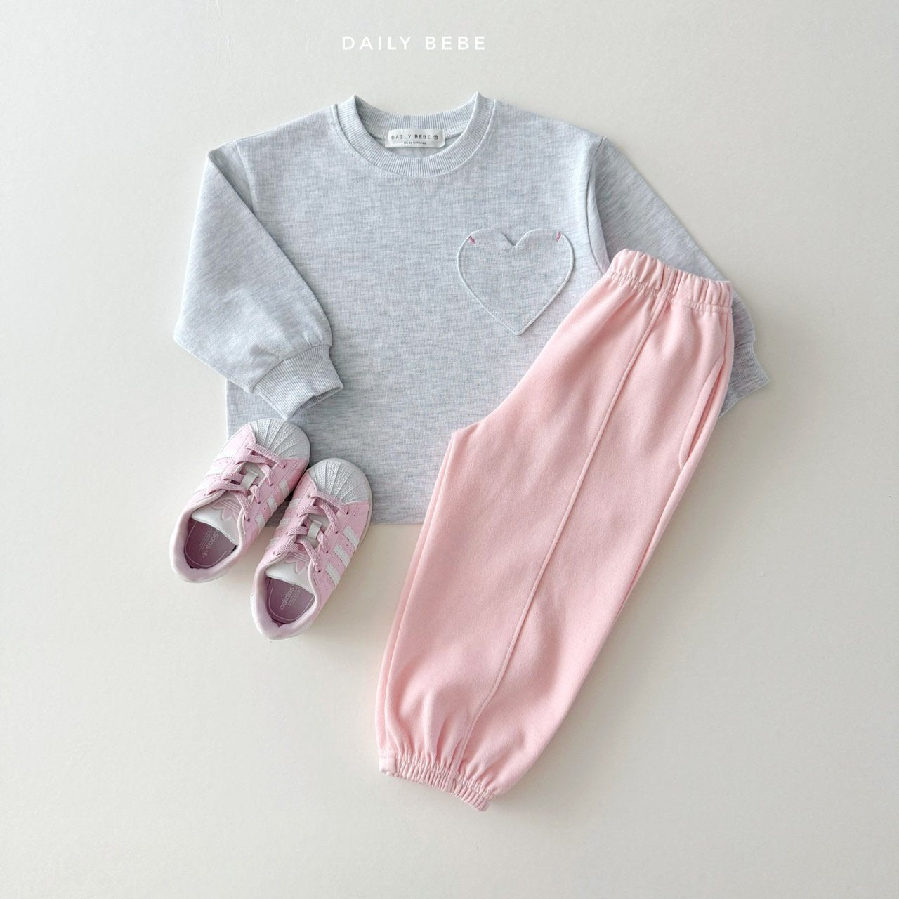 Heart pocket top