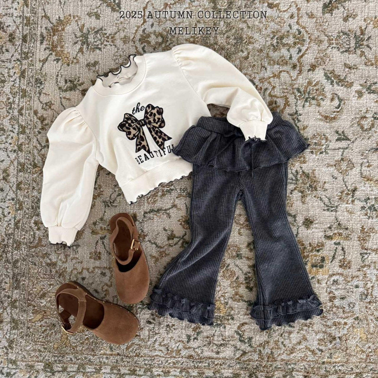 Leopard print ribbon sweatshirt