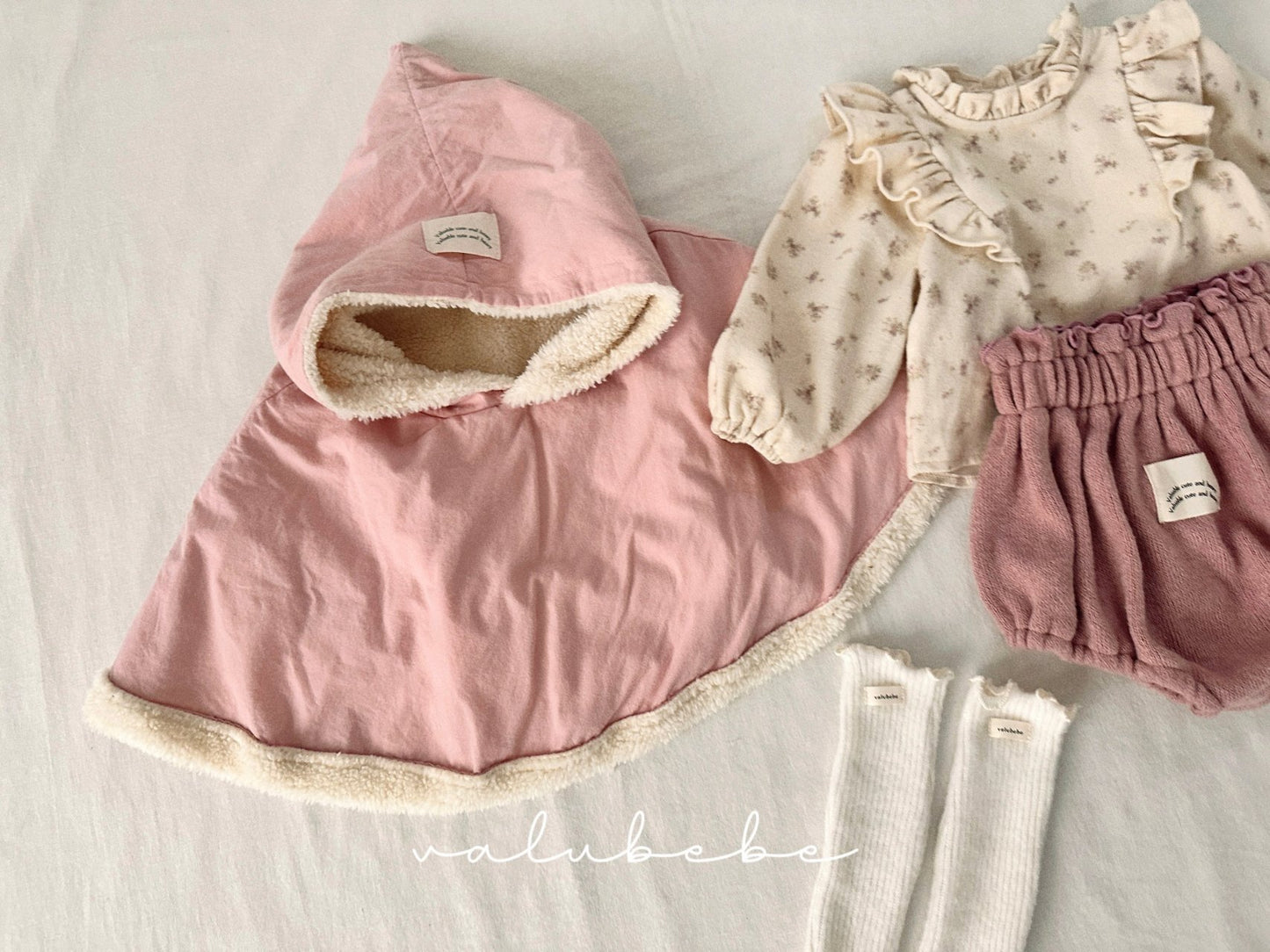 Dumble hooded cape