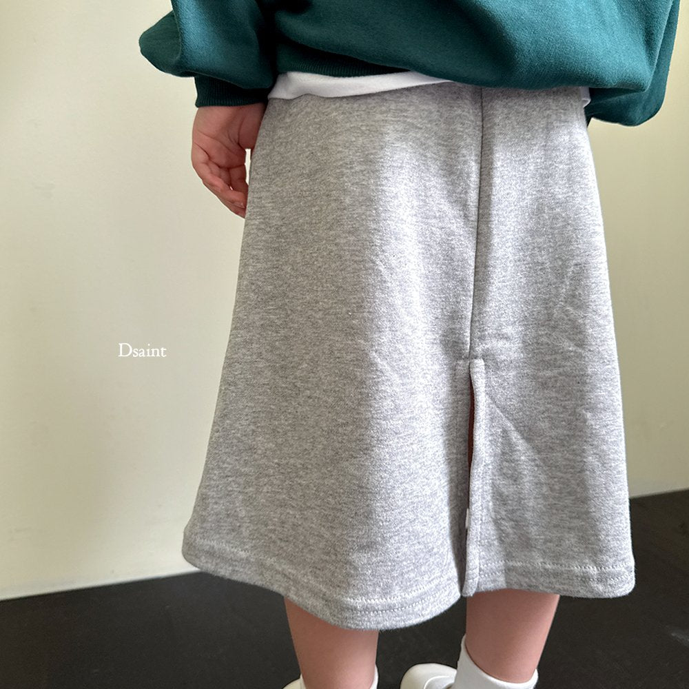 Long slit skirt