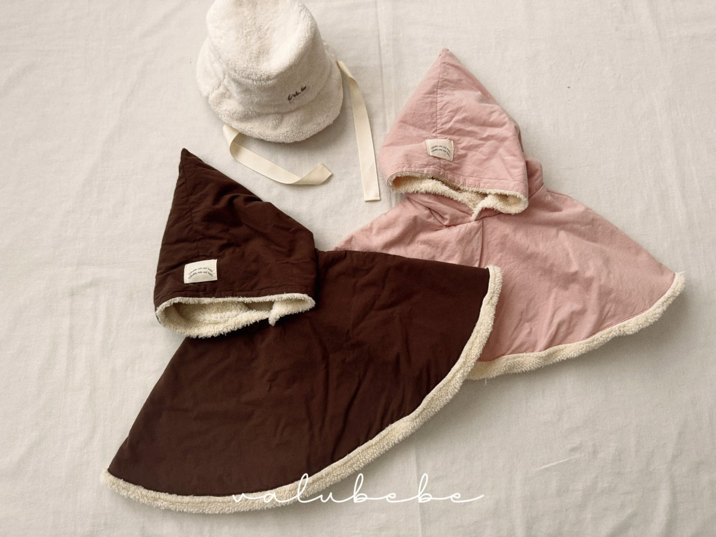 Dumble hooded cape