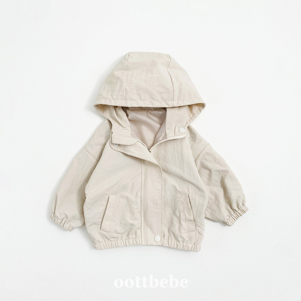 Marshmallow hooded windbreaker