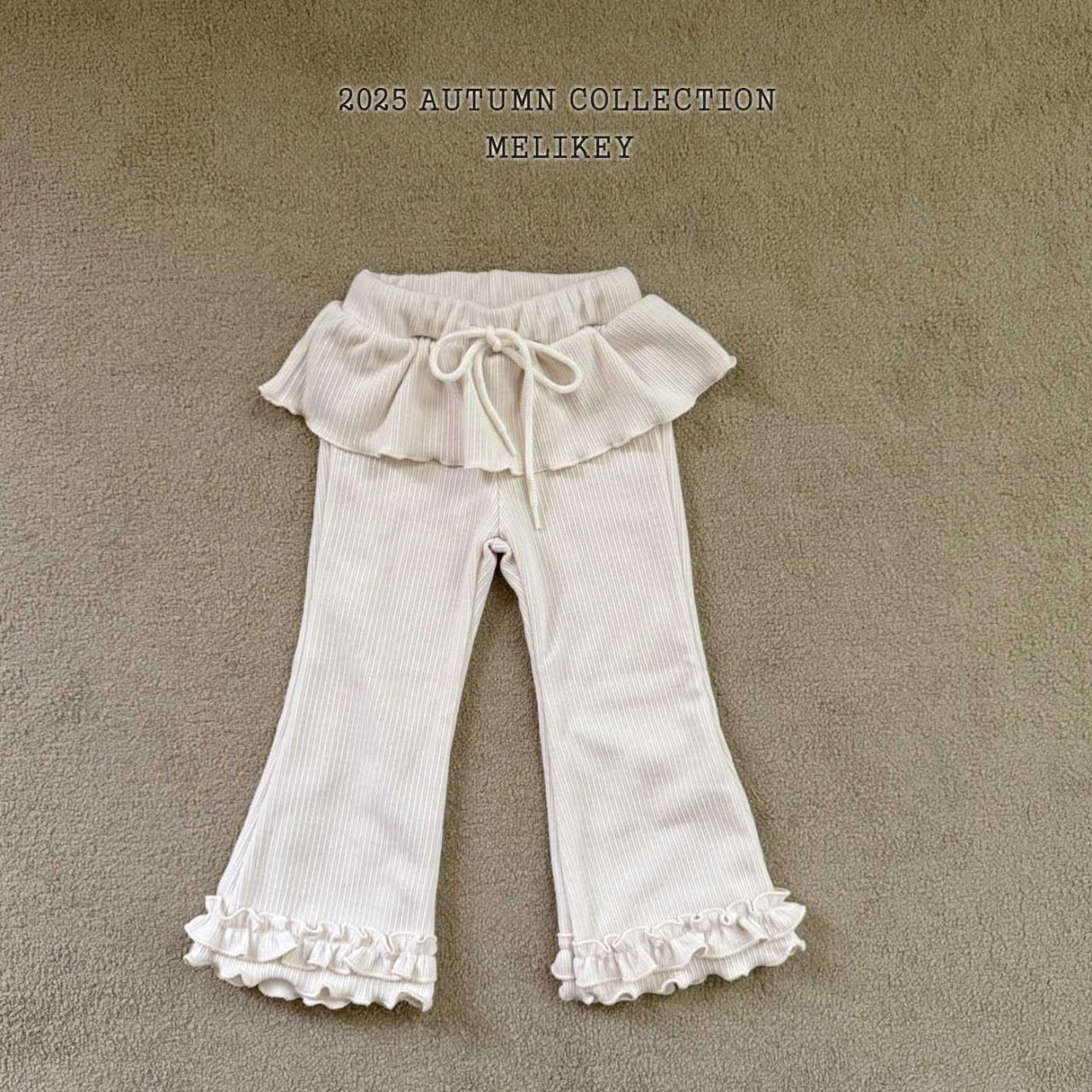 Double frill bootcut pants
